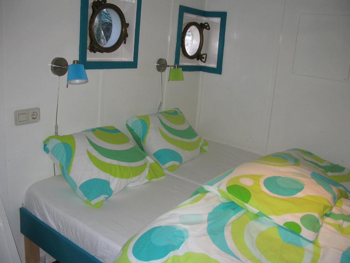 Boat & Breakfast Alhena Bed & Breakfast อัมสเตอร์ดัม ภายนอก รูปภาพ